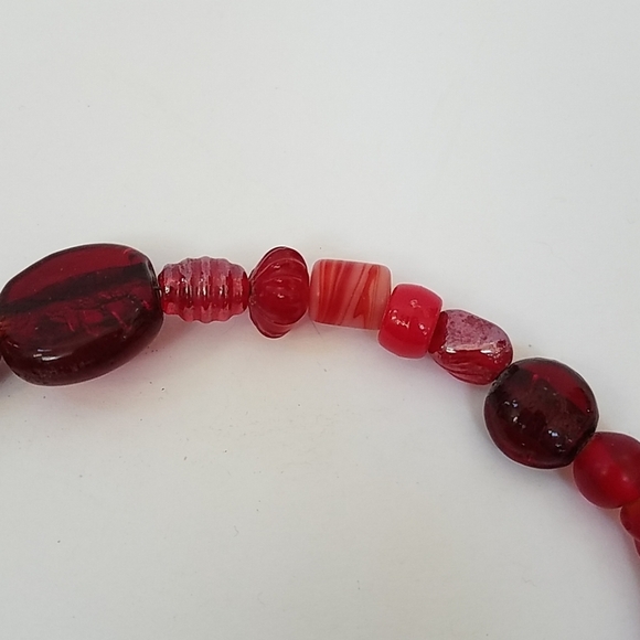 Red Glass Bead Chocker Necklace - Picture 3 of 9